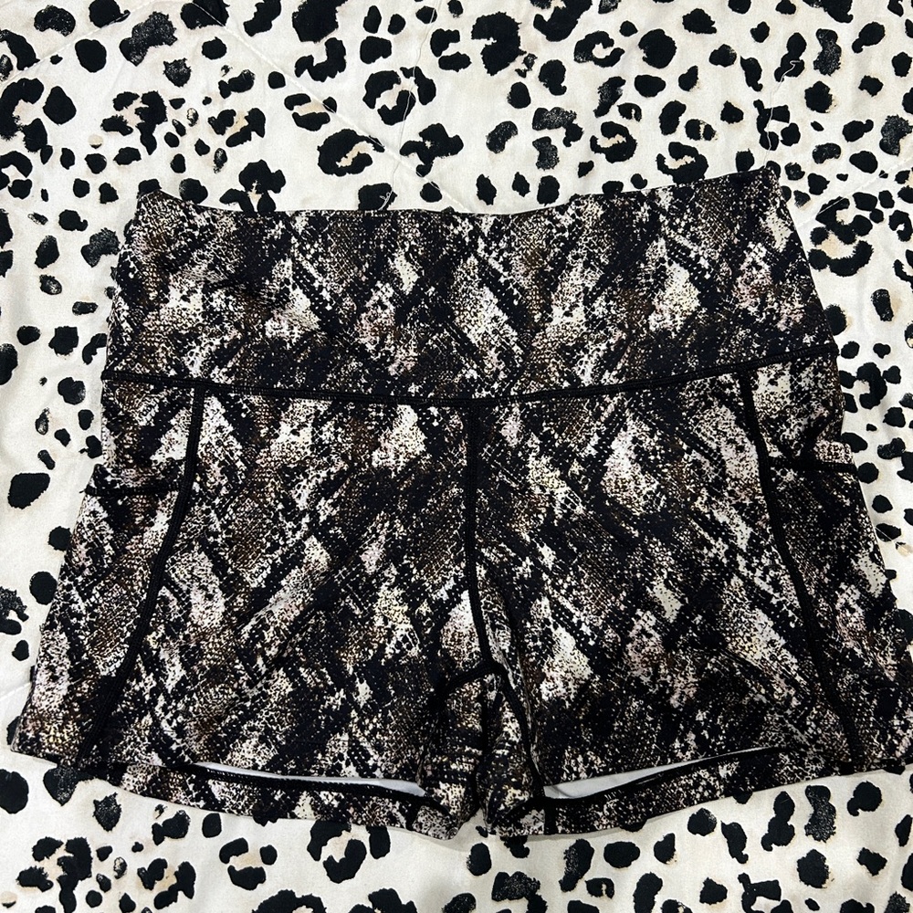 CVG medium shorts